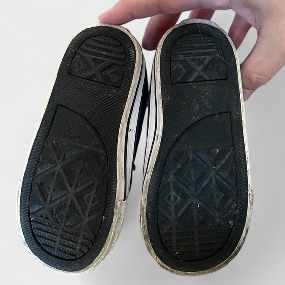 Girls Converse Glitter Rainbow, size 7 - Picture 6 of 7